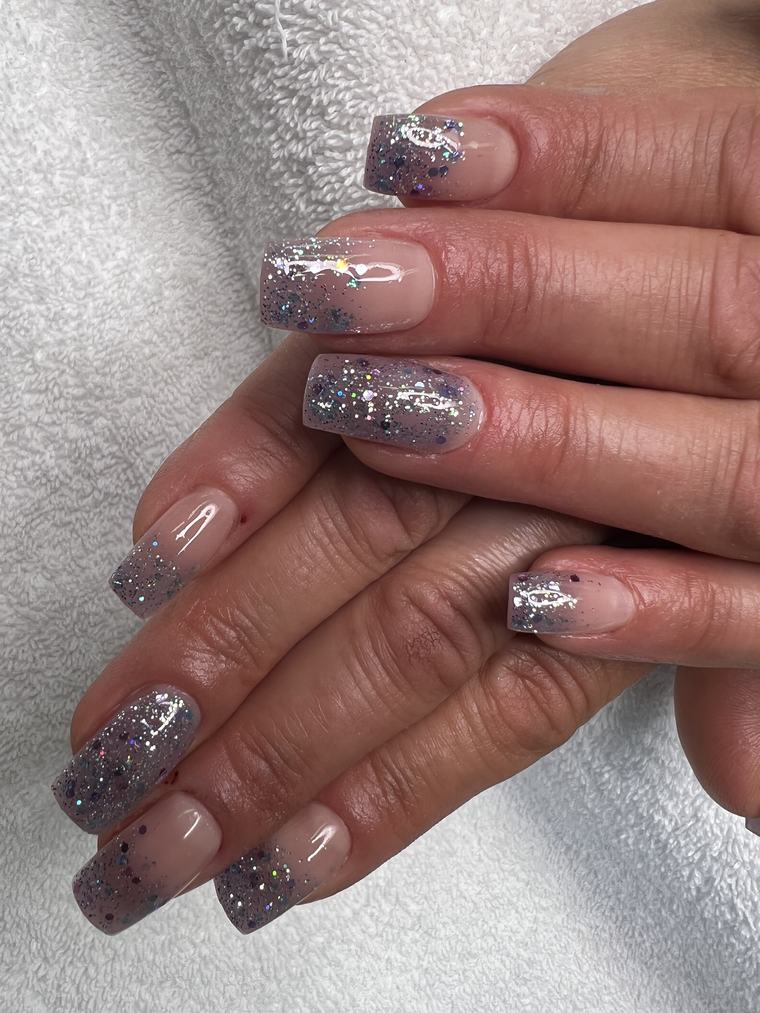 Nägel mit Glitzer